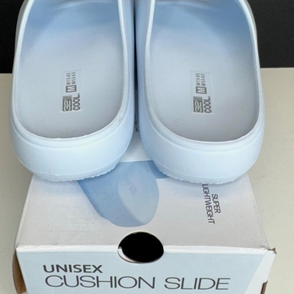 New 32 Degrees Unisex Smooth Cushion Slides Blue Cool Sandals - Picture 5 of 7